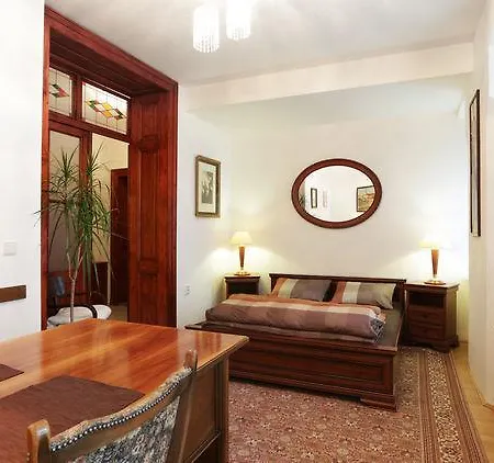 Court Garden Apartment Brno